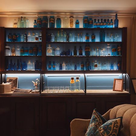 No 15 By Guesthouse, Бат Екстериор снимка The bar at the 2019 edition of the G7 summit