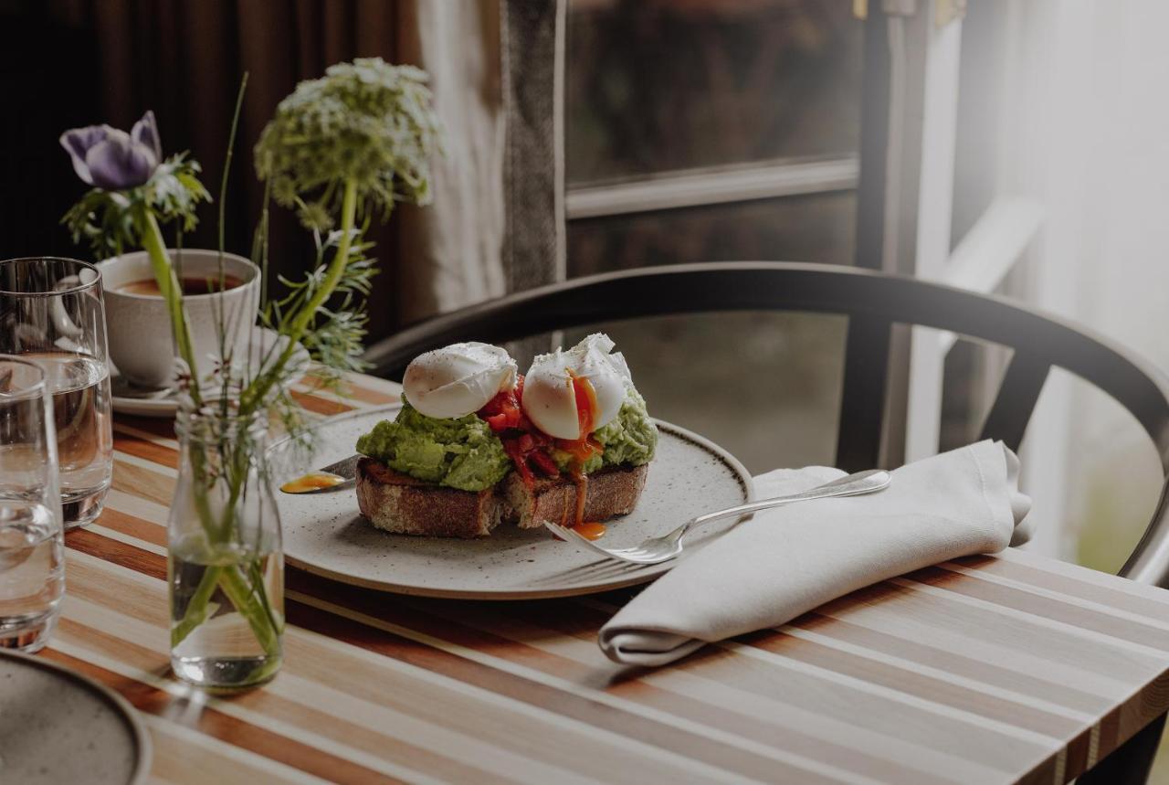 No 15 By Guesthouse, Бат Екстериор снимка Poached eggs on toast
