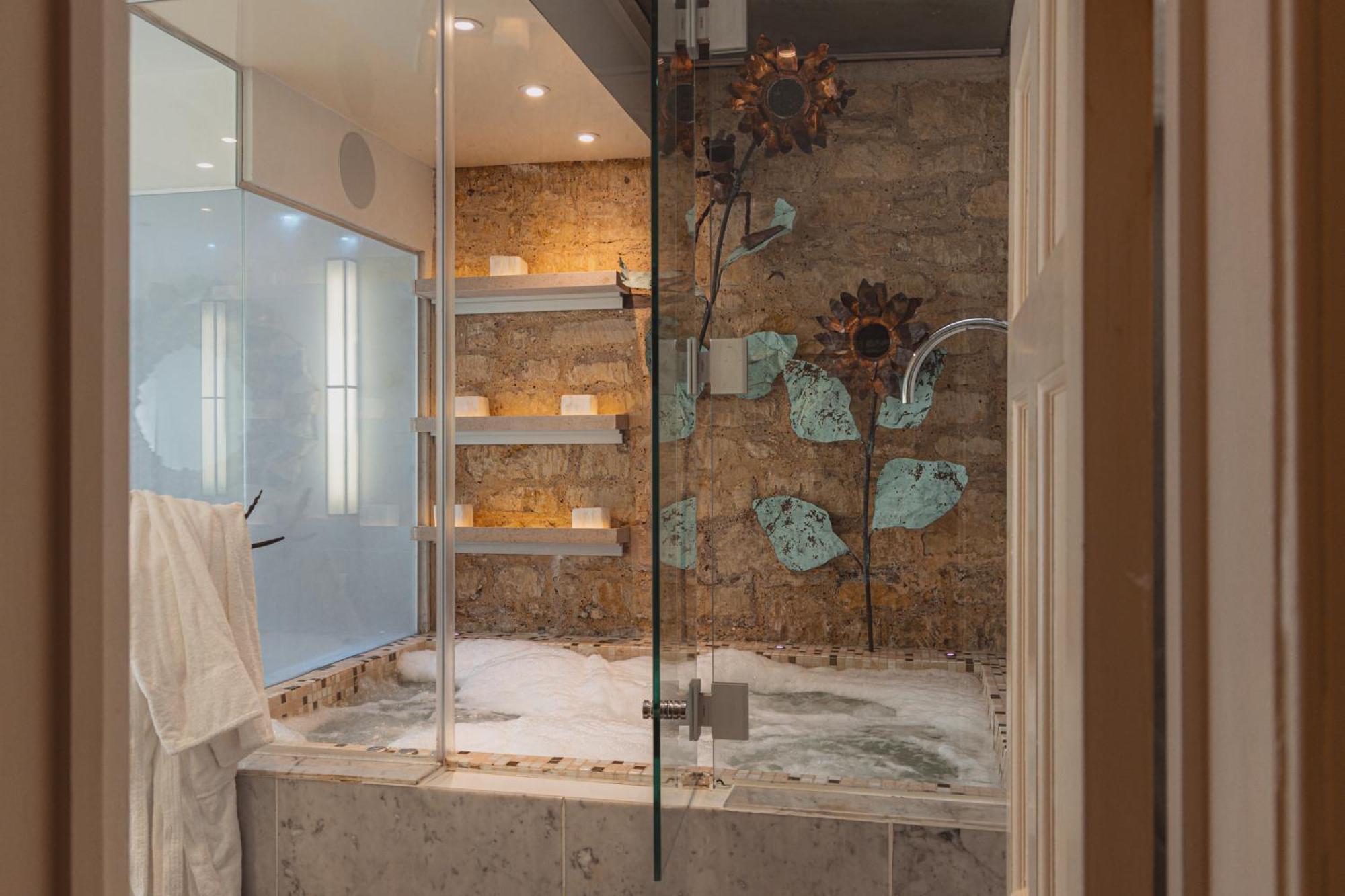 No 15 By Guesthouse, Бат Екстериор снимка A shower enclosure with a fixed glass panel