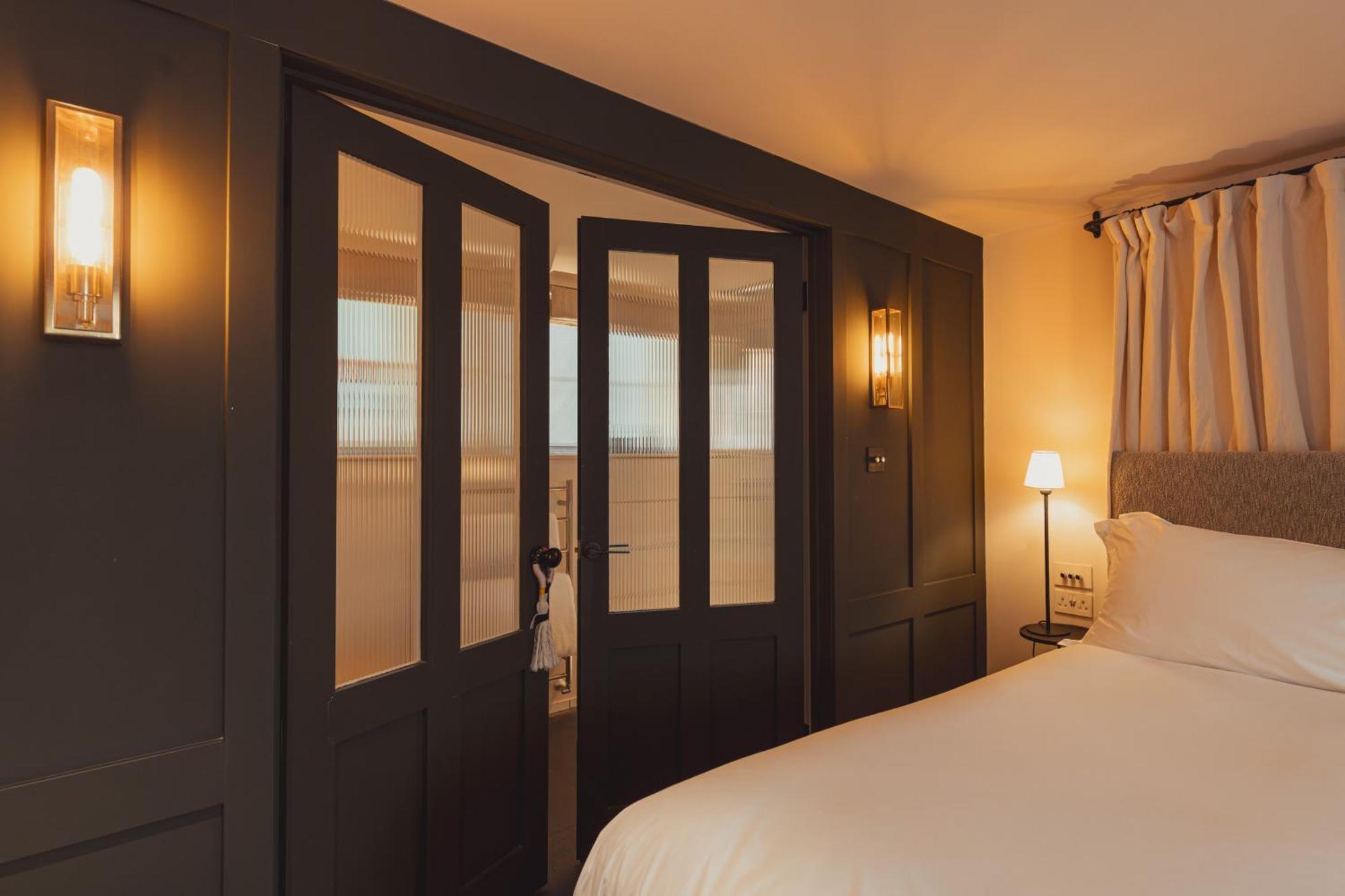 No 15 By Guesthouse, Бат Екстериор снимка A room at the hotel