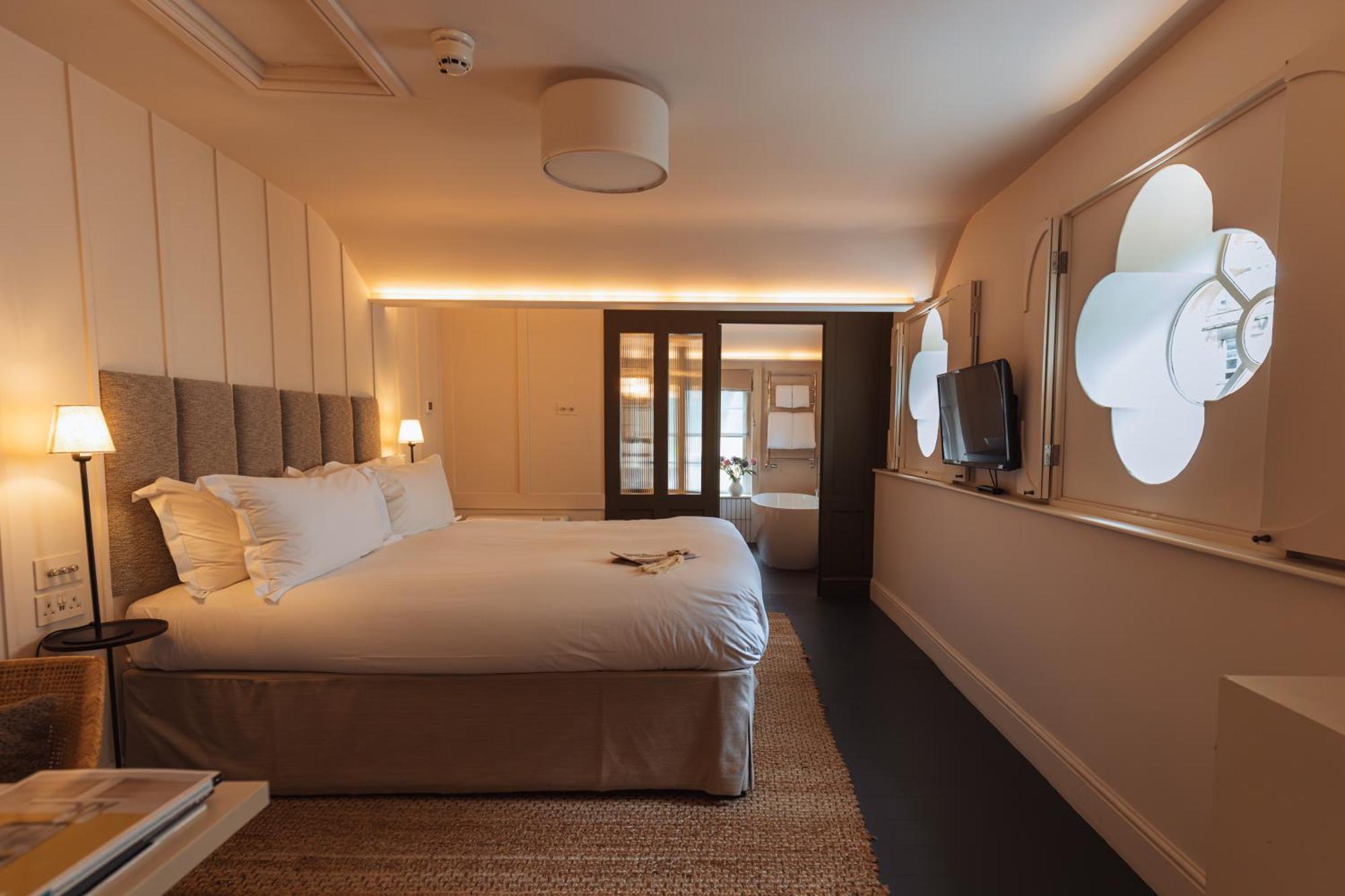 No 15 By Guesthouse, Бат Екстериор снимка A bedroom at The Ivy Hotel
